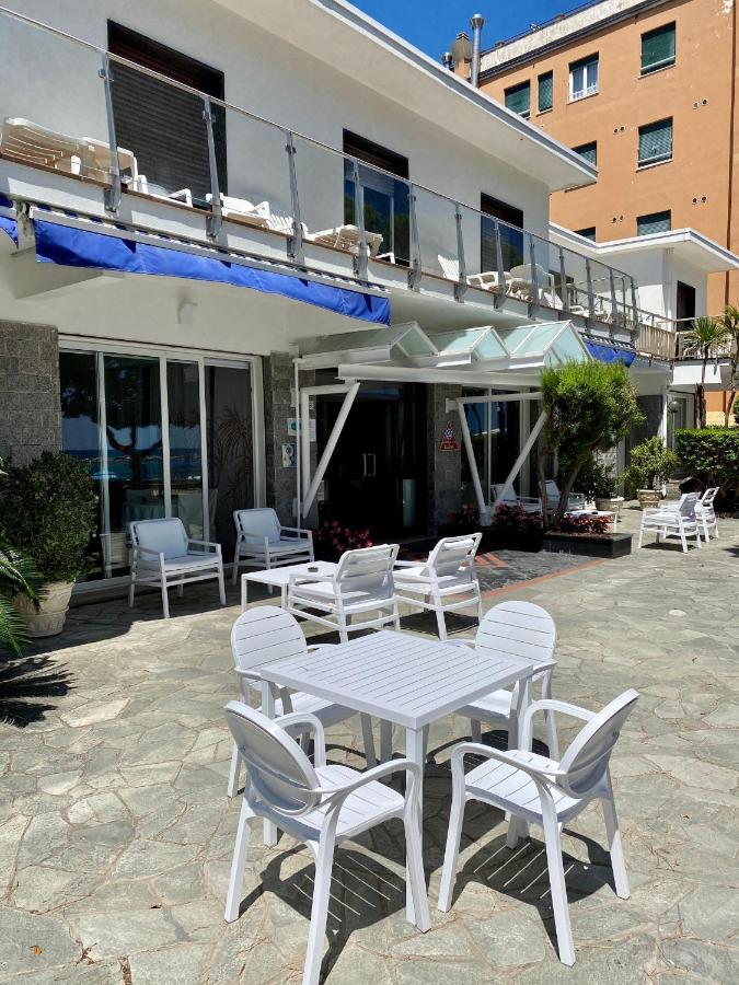 Piccolo Hotel Le Palme San Bartolomeo Al Mare Exterior foto